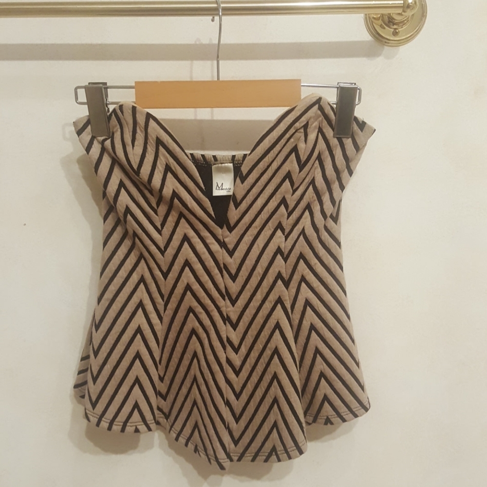 Strapless plunge top
